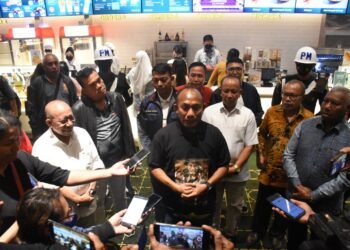 Nonton Film “Taklukan Mimpi” Bersama Pangdam Kasuari, Semoga Menginspirasi Anak-Anak Muda Papua Barat.