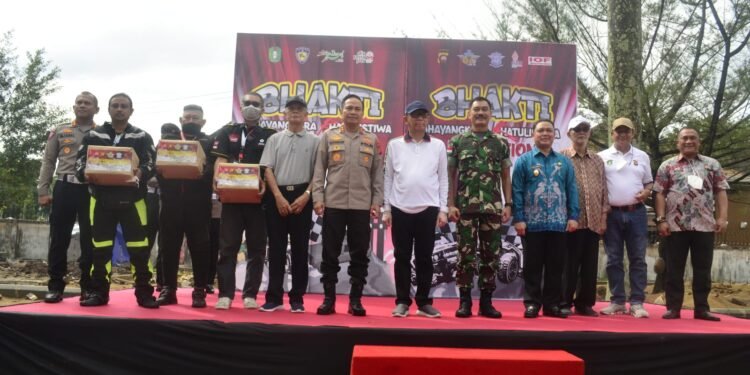 Gubernur Kalbar Bersama Kapolda Kalbar dan Pangdam XII/Tanjungpura Melepas Peserta Rally Wisata Bhakti Bhayangkara Khatulistiwa.