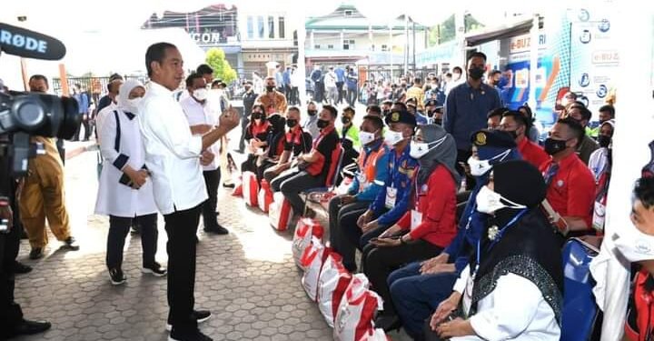 Curhat Ke Presiden, Rahmat Ingin Jaminkan Ijazah Untuk Modal Dari Bank BUMN.