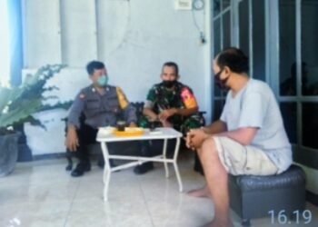 Pererat Hubungan Silaturahmi, Babinsa Koramil Tipe B 0808/20 Sananwetan Anjangsana ke Rumah Warga Binaannya.
