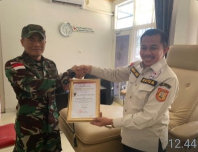 Berperan Dalam Aksi Kemanusiaan di Papua, Satgas Yonif 126/KC Terima Penghargaan dari PMI Jayapura.