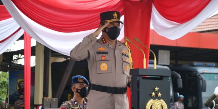 Kapolda Minta Berikan Arahan Pelayanan Terbaik Kepada Masyarakat Saat Apel Gelar Pasukan Operasi Zebra Kapuas 2022.