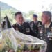 Pemberian Tumpeng Dalam Rangka HUT TNI ke-77 oleh Personel Batalyon B Pelopor.