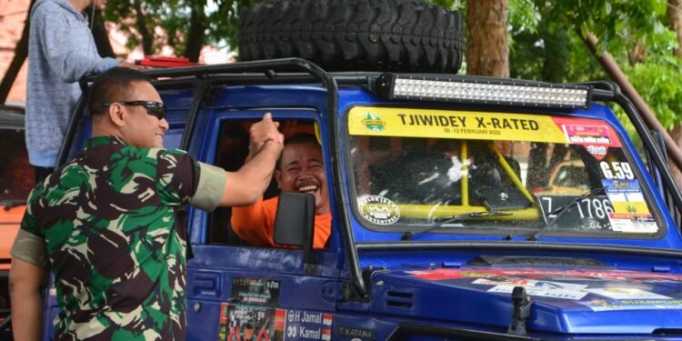 Dandim 0613/Ciamis Lepas Puluhan Kendaraan Peserta Offroad Dalam Rangka Hut TNI ke-77.