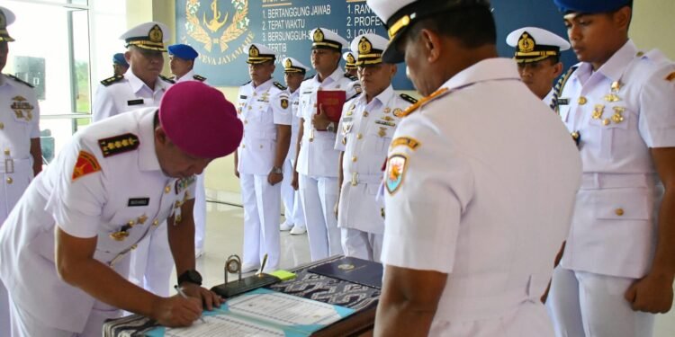 Kolonel Marinir Budiarso, S.E., Resmi Menjabat Wadan Lantamal XII.