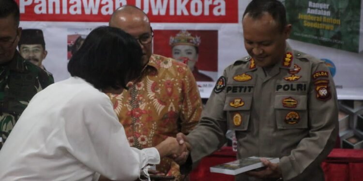 Kombes Pol Raden Petit Wijaya, S.I.K,Menghadiri Bedah buku “AMJI ATTAK” Kisah Perjuangan Sang Bhayangkara.