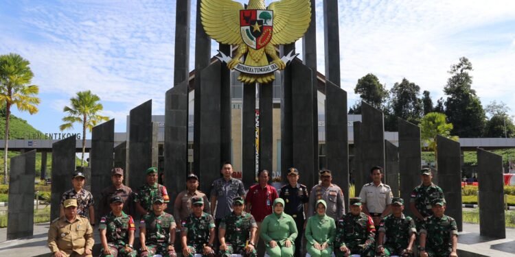 Kunjungan Kerja Danpusterad Disambut Langsung Oleh Dan Satgas RI-MLY Yonif 645/Gty Letnan Kolonel Inf Hudallah,S.H.