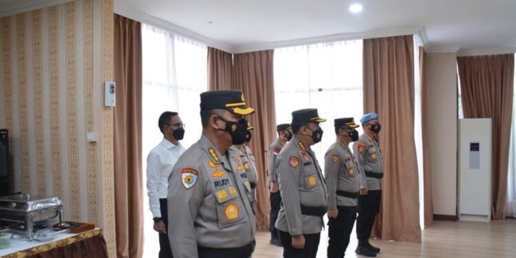 Kapolda Kepri Pimpin Upacara Pelantikan Wakapolda Kepri.
