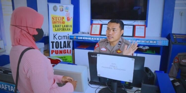 Berantas Pungutan Liar, Personel Polres Kayong Utara Berikan Imbauan