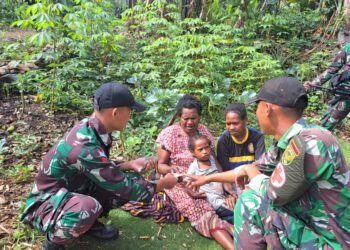 Inilah Yang Diperbuat Satgas Yonif Raider 142/KJ Selalu Membuat Warga Tersenyum.
