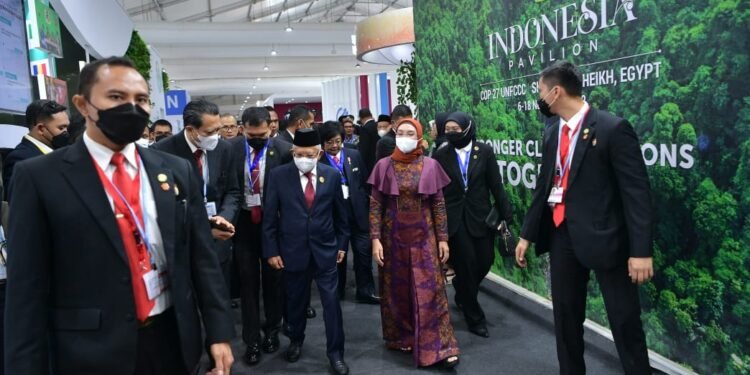 Wapres Tinjau Paviliun Indonesia pada UNFCCC Sharm El-Sheikh.