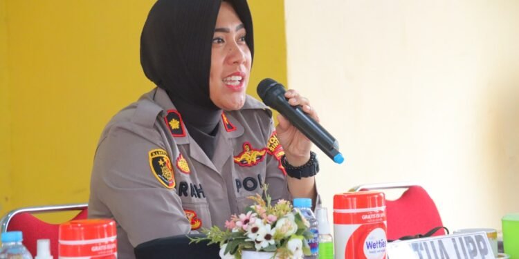 Satuan Tugas Sapu Bersih Pungutan LiarBerikan Sosialisasi Bersama Instansi Terkait di Kabupaten Sintang.