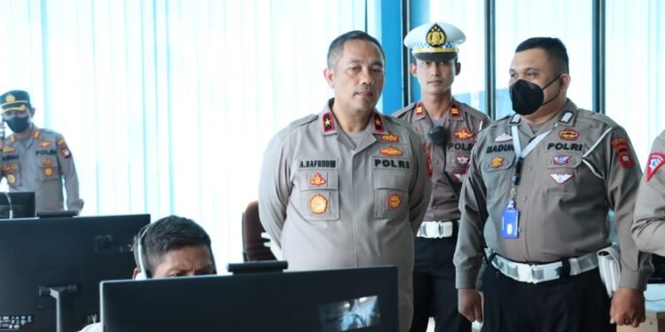 Waka Polda Kalbar, Brigjend Pol Asep Safrudin,S.I.K,M.H, Meninjau Langsung Satpas Polres Sambas.