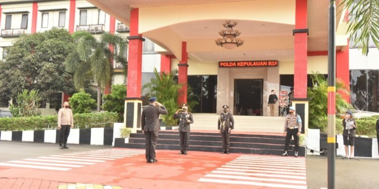 Kapolda Kepri Pimpin Upacara Peringatan Hari Pahlawan Ke-77 Tahun 2022.