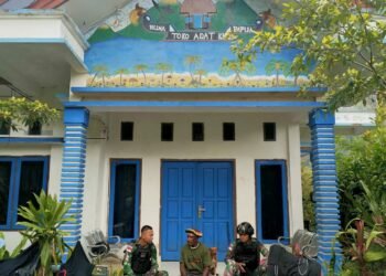 Senyum Bersama Pos Kanggime Satgas Yonif Raider 142/KJ Dan Warga Tolikara.
