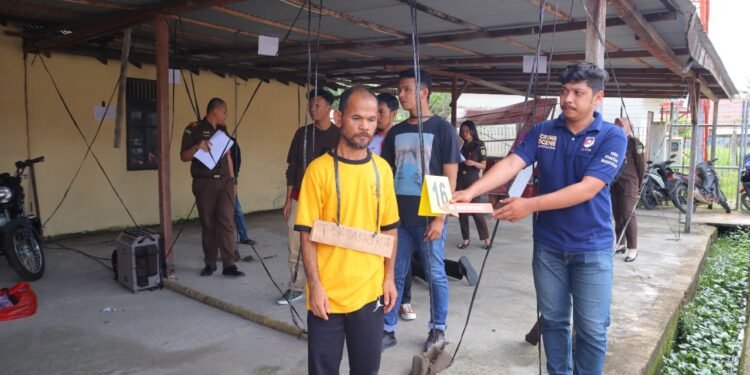 Polres Sintang Menggelar Rekonstruksi Kasus Pembunuhan Menggunakan Senapan Api Jenis Lantak.