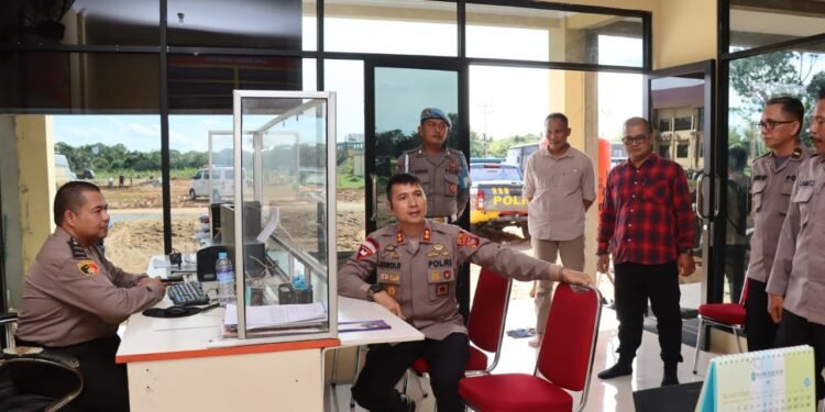 Kapolres Kubu Raya Sidak Petugas Pelayanan Publik, Dalam Mencegah Penyimpangan.