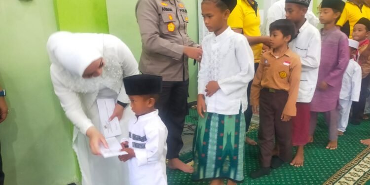 Jum’at Berkah, Kapolres Sampang Kembali Santuni Puluhan Anak Yatim.