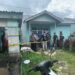 Heboh,!!! Warga Menemukan Jasad Seorang Pemuda Tergeletak di Atas Teras Rumah.