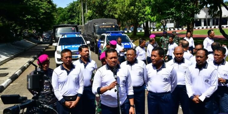 Fokuskan Pencarian Korban, TNI AL Berangkatkan PRCPB dan Kirim Bantuan Sembako Gempa Cianjur.