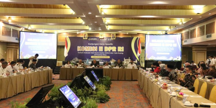 Asintel Kejati Riau Hadiri Rapat Kerja Spesifik Komisi ll DPRD-RI dengan Kanwil Badan Pertanahan Nasional Provinsi Riau.