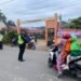 Brimob Kalbar Turun Dijalan Bantu Atur Lalulintas.