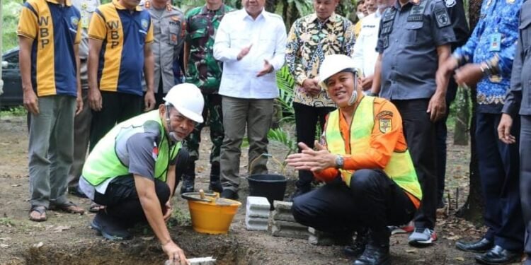 Hebat,, Warga Binaan Lapas Teluk Kuantan Bangun Rumah Layak Huni Bagi Warga Miskin.