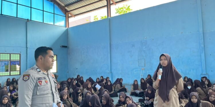 Polres Kampar Sosialisasikan Penerimaan Polri Tahun 2023 di SMAN 1 Bangkinang Kota.