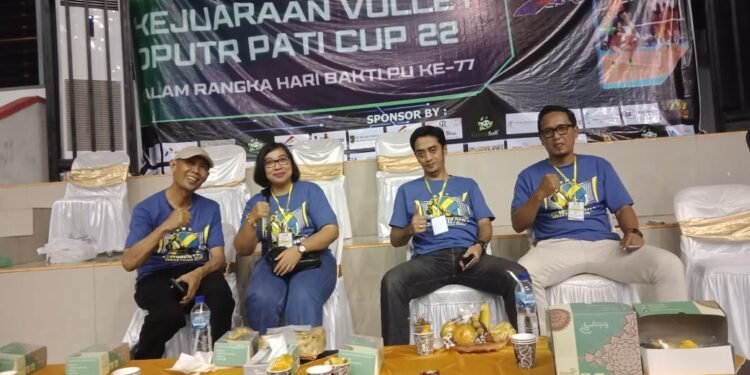 HUT Ke-77 DPUTR Kabupaten Pati Dimeriahkan 20 Atlet Voli Putra dan 7 Atlet Voli Putri.