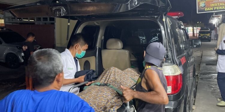 Akhirnya Korban Gantung Diri di Siak Hulu, di Jemput Keluarga.