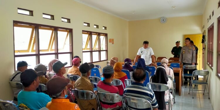 Koramil Juwangi Terjun Langsung Penyaluran BLT Pertanian.