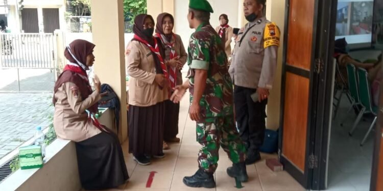 Jalin Interaktif Positif, Babinsa Kratonan Komsos dengan Guru SD.