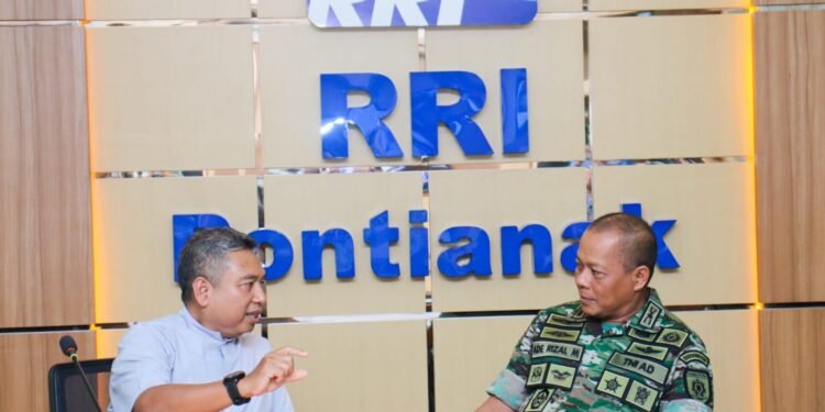 Kapendam XII/Tpr Anjangsana ke Kantor RRI Pontianak.