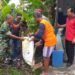 Jum’at Bersih, Babinsa bersama Warga Bangun Kesadaran Menjaga Lingkungan.
