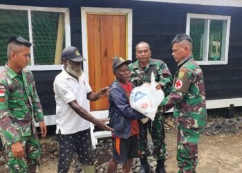 Spesial Peresmian Rumah Gembala, Satgas Pamtas Yonif Raider 142/KJ Berikan Ini.