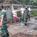 Babinsa Koramil Karanggede Bersama Warga Kompak Perbaiki Jalan Makam.