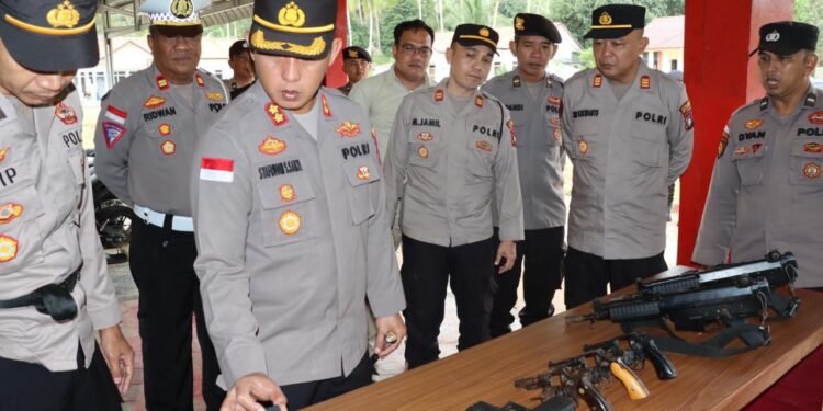 Kapolres Kepulauan Anambas Melaksanakan Kunjungan Kerja Dalam Rangka Supervisi Di Wilayah Kepolisian Sektor Palmatak.