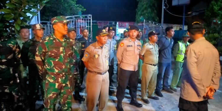 Babinsa dan Babinkamtibmas Laksanakan Patroli Jaga Stabilitas Kamtibmas