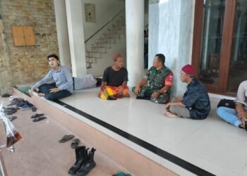 Inilah Pesan Komsosnya Babinsa Kemlayan Kepada Ta’mir Masjid Jami’.