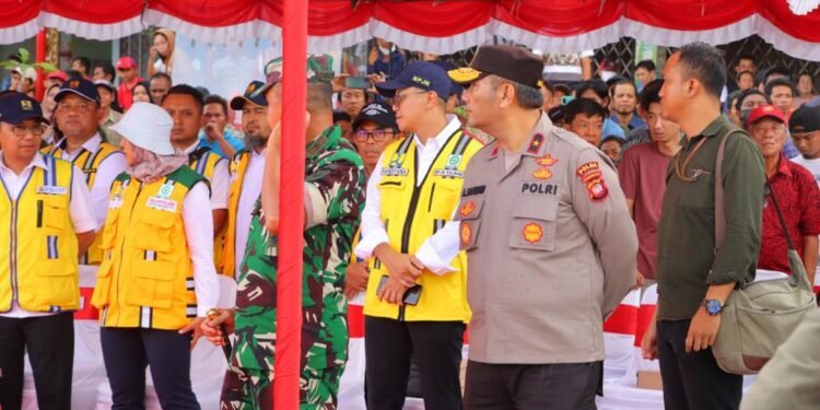 Pengamanan Kunjungan Kerja Ketua DPR-RI di Kabupaten Sintang di Pimpin Langsung Waka Polda Kalbar.