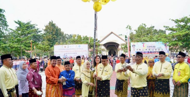 Upacara Hari Jadi Kampar ke-73, Pj Bupati Kampar Launching Gerakan Pengentasan Kemiskinan Ekstrem dan Stunting.