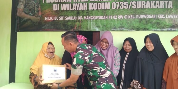 Terharu…!!! Berkat Bantuan TNI, Nenek Siti Saudah Kini Tinggal di Rumah Yang Baru.