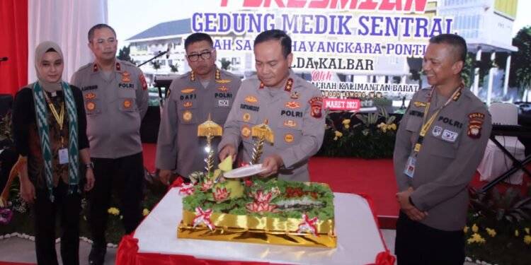 Kapolda Kalbar Resmikan Gedung Medik Sentral Rumah Sakit Bhayangkara Pontianak.