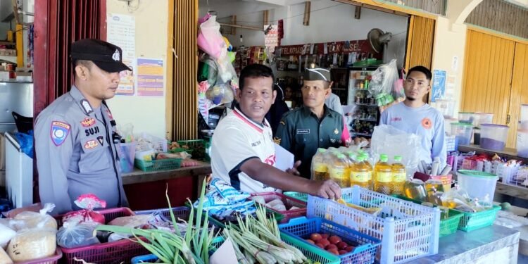 Camat Singkep Barat, Gelar Kegiatan Tinjau Stock Sembako Dipasaran, Untuk Kebutuhan Ramadhan Masyarakat Singbar.