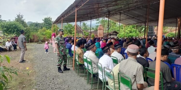 Melalui Pengajian Rutin, Babinsa Koramil 06/Batuwarno Manfaatkan Komsos Dengan Warga.