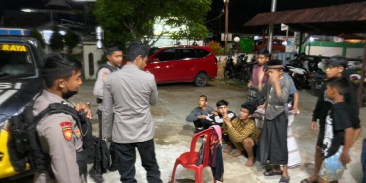 Tim PRC SatsamaptaPolres Kubu Raya Mengamankan Anak di Bawah Umur yang Kedapatan Perang Sarung.