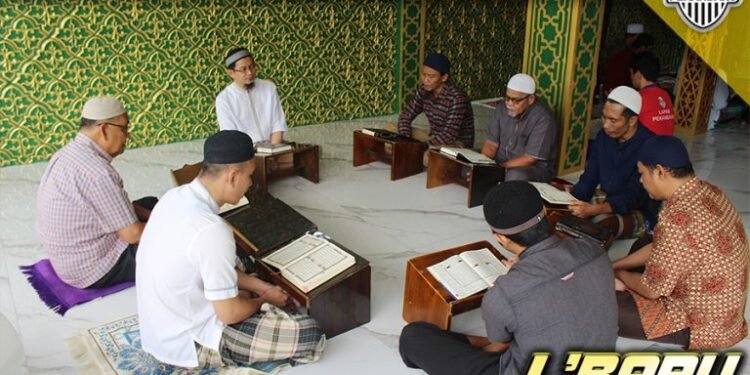 Dekatkan Diri Kepada Sang Pencipta di Bulan Ramadhan, Warga Binaan Lapas Pekanbaru Lantunkan Zikir Asmaul Husna.