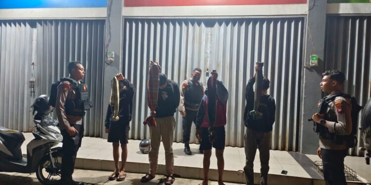Tim Enggang Polresta Pontianak Amankan 4 Remaja Dalam Aksi Perang Sarung.
