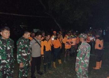 Babinsa Koramil Wonosegoro Bersinergi Bantu Cari Korban Anak Hanyut.