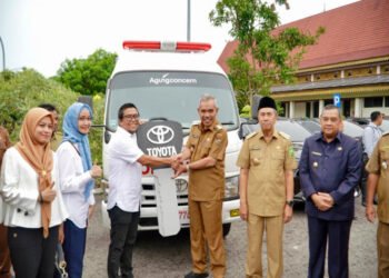 Terima 1 Unit Ambulance Untuk Kecamatan Kampar Kiri Hulu, Kamsol : Manfaatkan Dengan Baik Untuk Pelayanan Kesehatan Masyarakat.